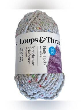 1 Ct Skein LOOPS & THREADS Fluffy Flecks Yarn GRAY Polyester 126 yd / 7 oz Bulky